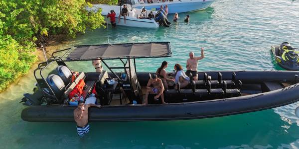water taxi curacao Private boat charter